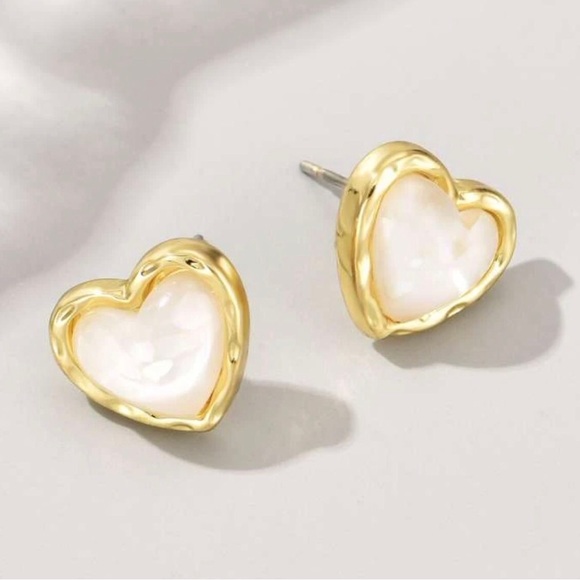 “Seashell Shards” White Hearts Iridescent Shell Flake Chip Ocean Romance Studs - Picture 9 of 16